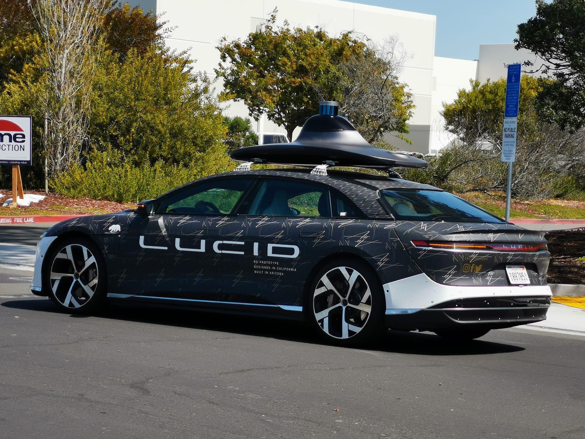 Lucid Air with UFO Like Dish on Roof Rack?