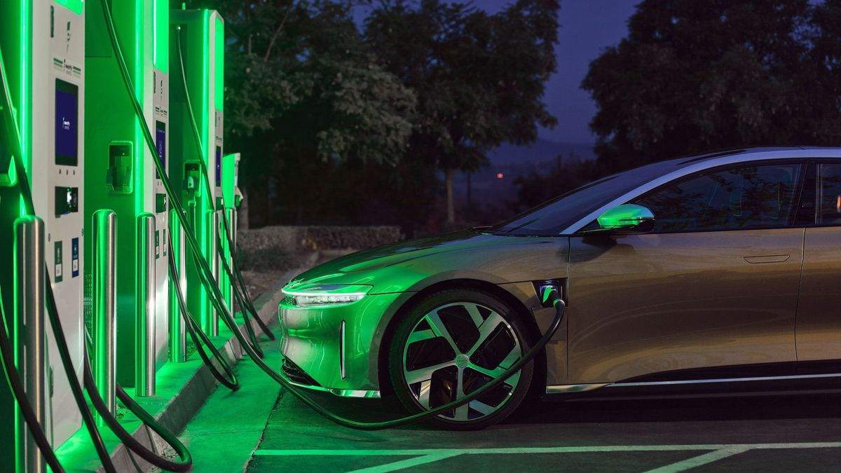 Lucid Air Owners Compete On Charging Speed – EV Charge Racing