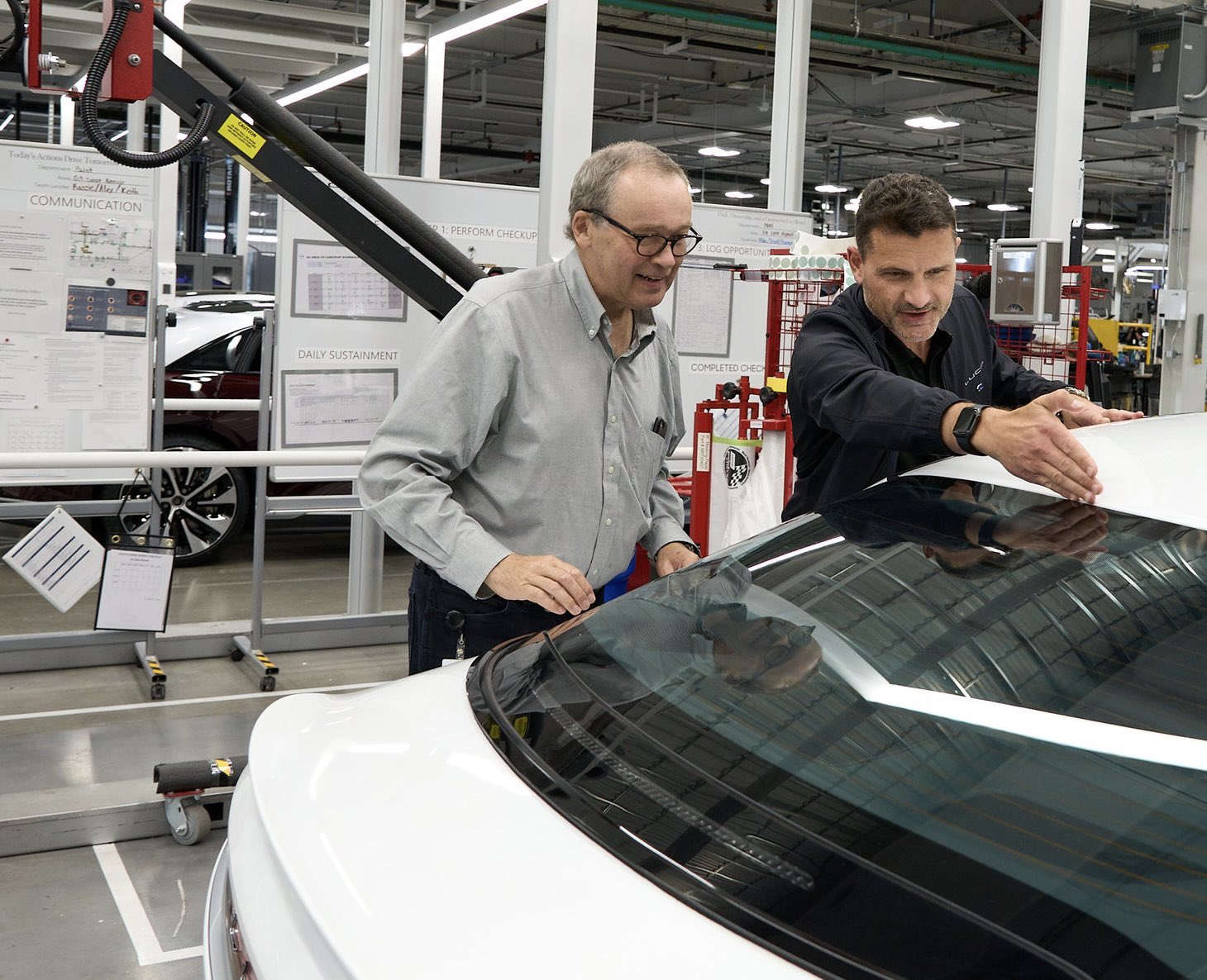 Lucid Motors Shows Snippet Metal Roof Lucid Air In Production Facility